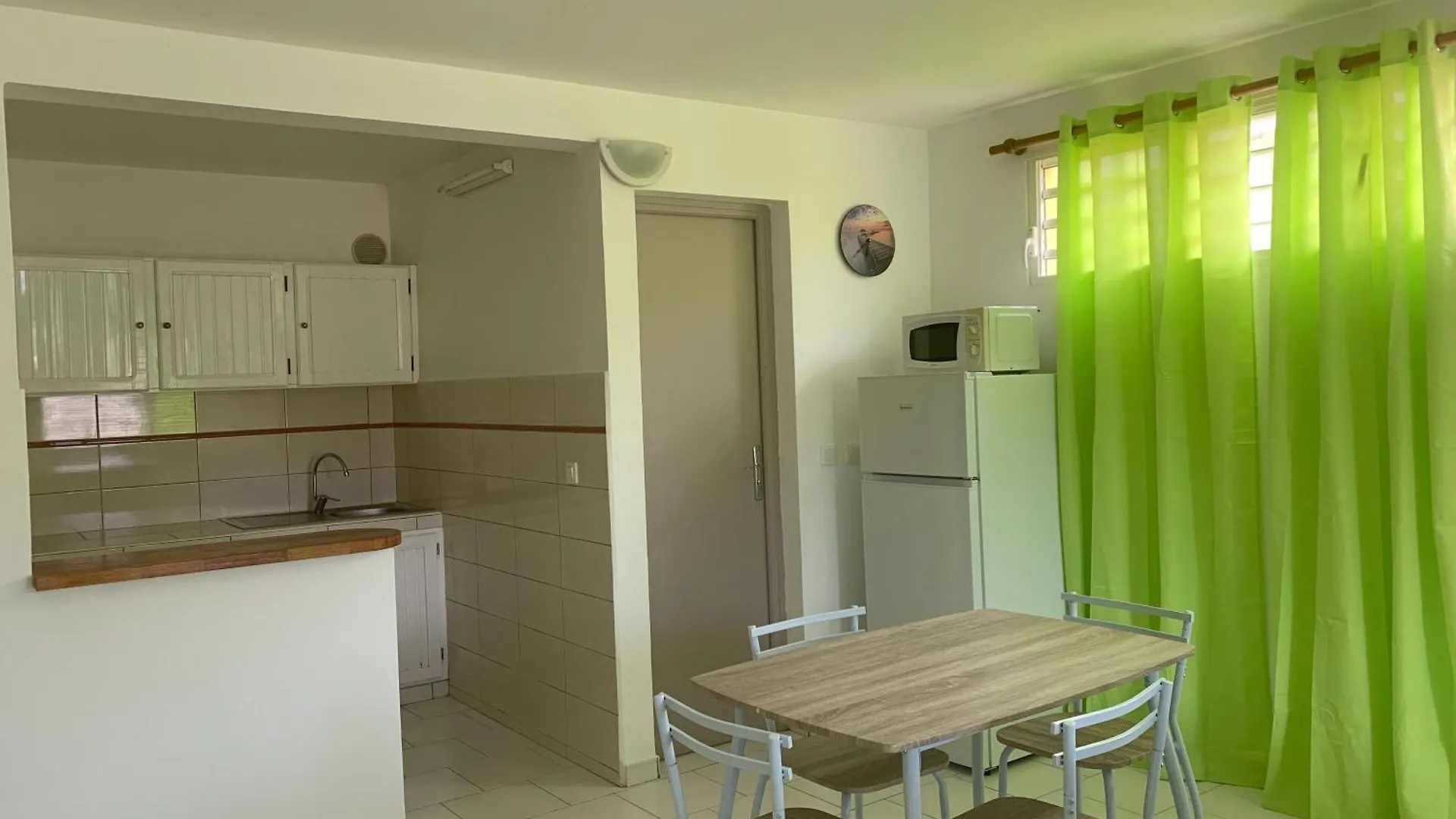 Apartment Le Nid Des Colibris, Charmant T3 Spacieux Et Paisible, Votre Refuge Ideal Pour Un Sejour Memorable Entre Ville, Plages & Cascades Fort-de-France